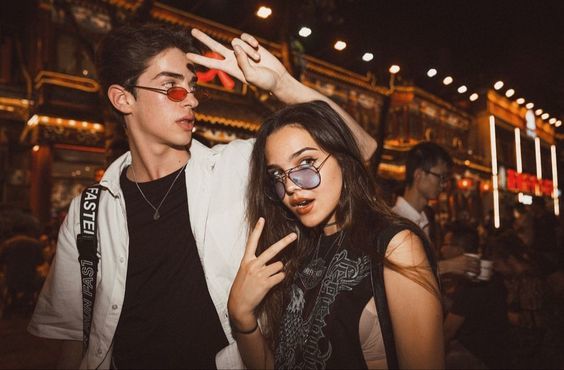 Sevgilim kendini moda fenomeni sanıyor, ona kötü giyindiğini söylesem ne olur?