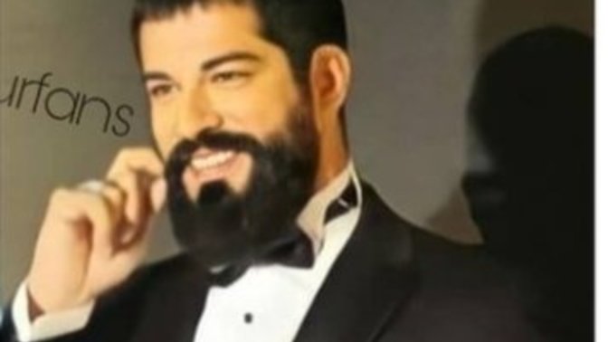 Burak Özçivit abartılcak kadar yakışıklı mı sizce?