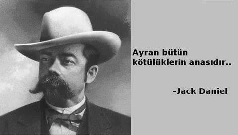 İçli köftenin yanında ne iyi gider sizce? Ayran mı yoksa şerbet mi?