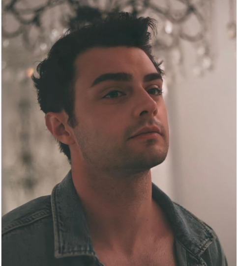 bu aralar bu çocuğa taktım asdhhsjd