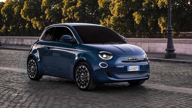 Yılın Küçük Otomobili: Fiat 500! Bu araba senlik mi?