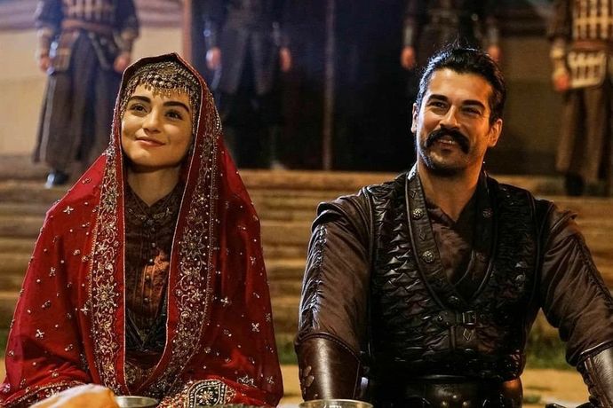 Ekrana kilitleniyoruz: Yayındaki en iyi dönem dizisi sence hangisi?