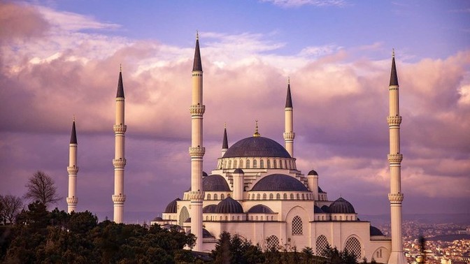Hakkını helal etmediğin halde, sana çok haksızlık yapan tanıdığın ardından bunu açıklayabilir misin?