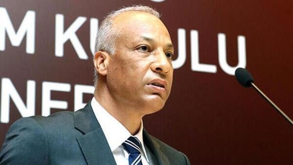 Türkiye Futbol Federasyonu Merkez Hakem Kurulu Başkanı Serdar Tatlı, görevinden istifa etti. Ne düşünüyorsunuz?