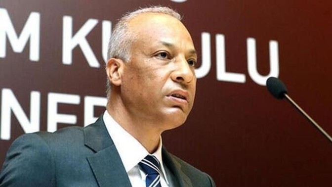 Türkiye Futbol Federasyonu Merkez Hakem Kurulu Başkanı Serdar Tatlı, görevinden istifa etti. Ne düşünüyorsunuz?
