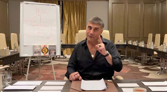 Peker : “Türkiye’den kimler mi var? Çok eğleneceğiz çok?