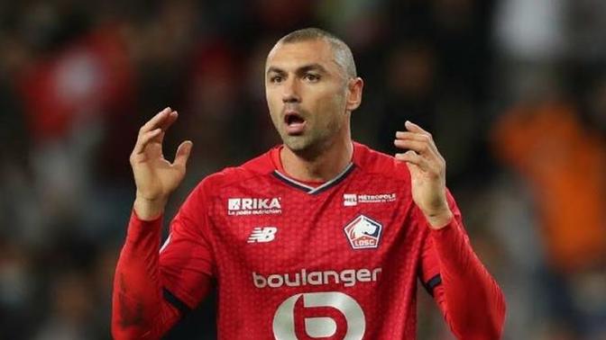 Sevilla maçında 10 defa ofsayta düşen Burak Yılmaz, Şampiyonlar Ligi'nde ofsayt rekoru kırdı! Bu sizi şaşırttı mı?