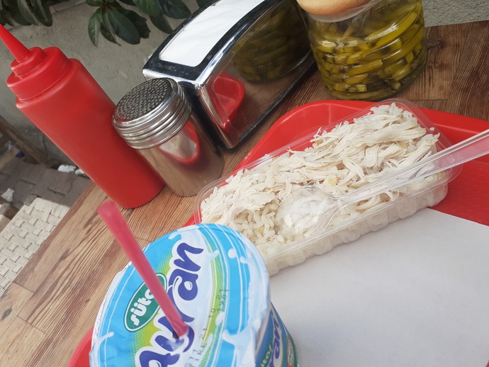 😅Geçen haftadan bi fotoo 🤤Çok açsam böyle 2 tane bitiriyorum veya bi tavuk pilav ardından bide çiğköfte yiyorumm 🤷‍♀️🤭