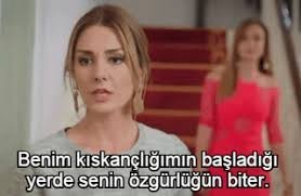 En yakın arkadaşının, sevgilini sürekli övmesinden rahatsız olur musun?
