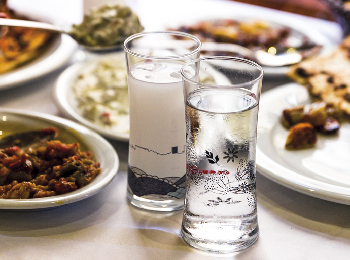 En koyu sohbetlerin yoldaş içeceği sence hangisi?