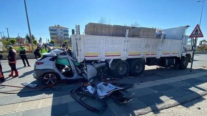 36 saat nöbet çıkışı bir doktor direksiyonun başında uyuyakalarak hayatını kaybetti! 36 saat nöbet tutmak insani bir durum mu?