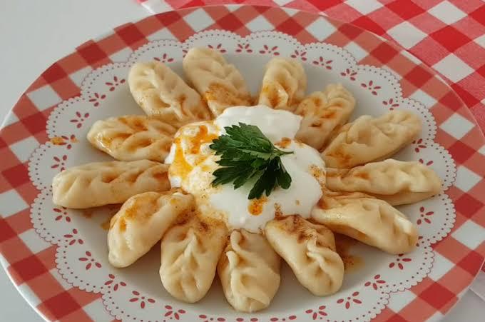 Dışarıdan misafiriniz gelse ona yörenizin hangi meşhur yemeğini yedirirsiniz?
