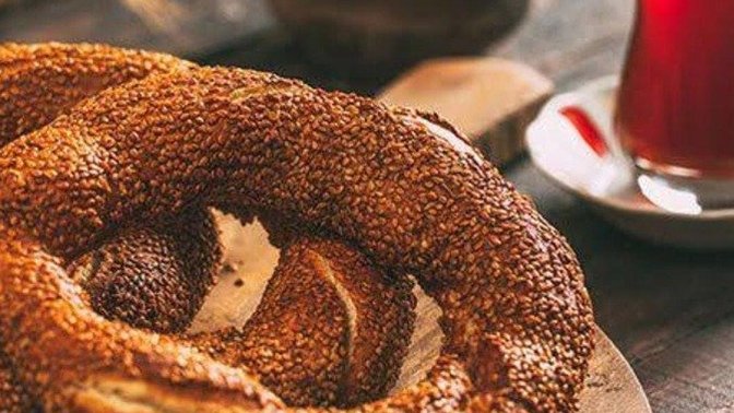 Kahve ve kuruvasan mı? Simit ve çay mı?