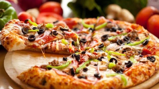 Pizzayı nasıl yersiniz?