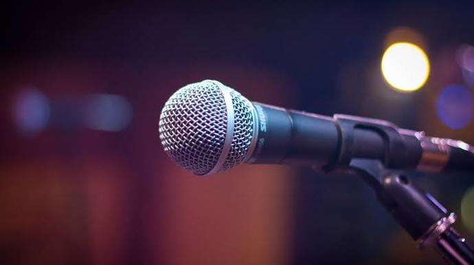 Bize karaoke yapacak olsaydın hangi şarkıyı söylerdin?
