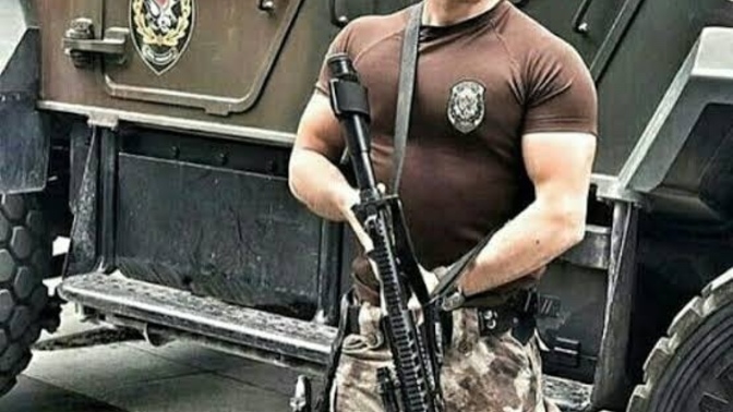 Özel harekat polislerini beğenen var mı ben gibi?