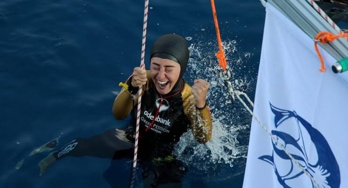 Şahika Ercümen tek nefeste 100 metreye dalarak dünya rekoru kırdı! Siz de sporcularımızla gurur duyuyor musunuz?