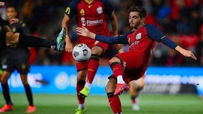 Erkek futbolunda ilk kez bir futbolcu eşcinsel olduğunu açıkladı, sizce nasıl tepkiler alır?