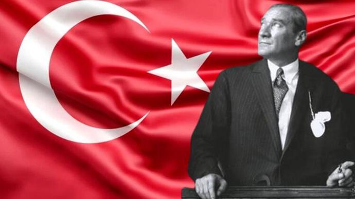 En güzel bayramı coşkuyla, #canımıniçiCumhuriyet diyerek kutluyoruz! Cumhuriyetin sana miras bıraktığı en güzel şey nedir?