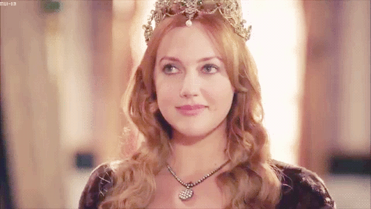 Güzel kadınlar neden aşktan yana şansları yok?