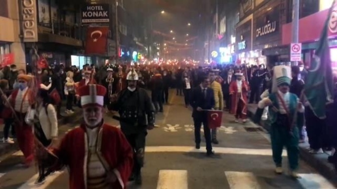 Mehter takımını istiklal marşı ile protesto etmek mi? gerçekten mi?