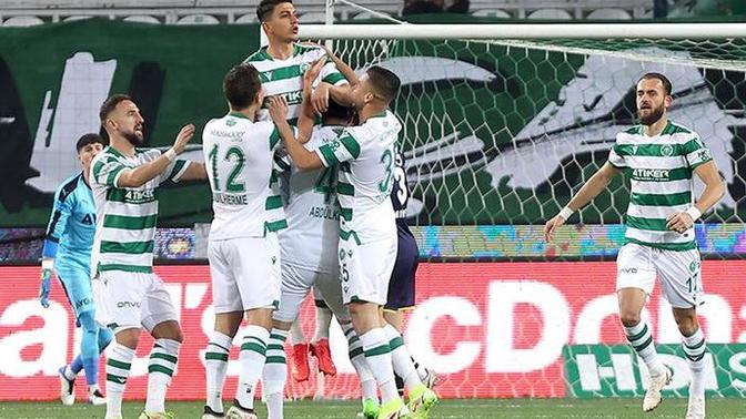 Konyaspor 2 - Fenerbahçe 1... Sarı lacivertliler lig'te üst üste üçüncü kez yenildi! Maçı nasıl buldunuz?