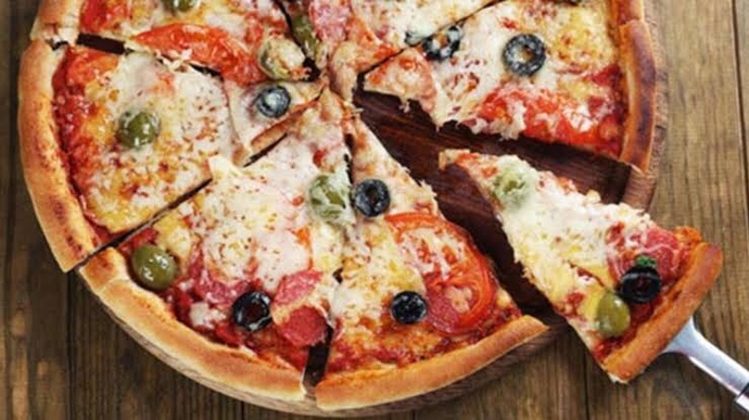 Pizza ince hamurdan mı olur kalın hamurdan mı yoksa fark etmez mi?