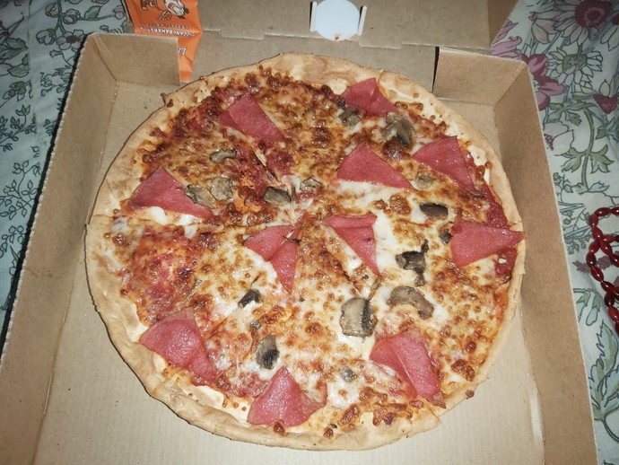 Pizza ince hamurdan mı olur kalın hamurdan mı yoksa fark etmez mi?