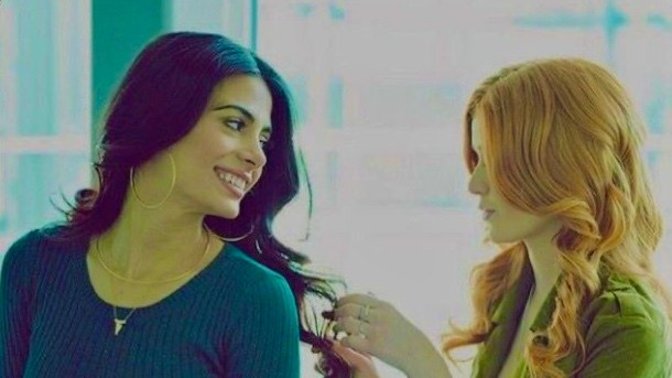 Saç rengini yeni değiştiren bir tanıdığınızın saçını beğenmediğiniz halde beğendim der misiniz?