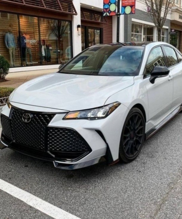 2013 BMW F30 mu, 2020 Toyota Corolla mı?