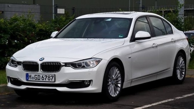 2013 BMW F30 mu, 2020 Toyota Corolla mı?