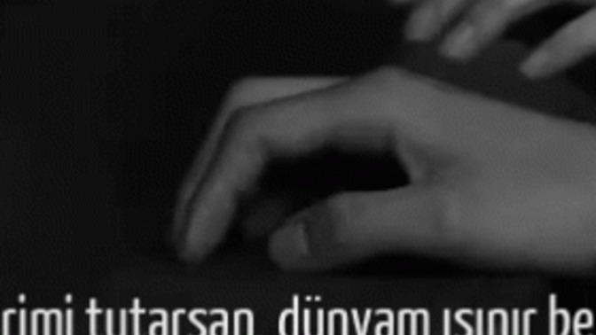 Ellerini tutmak istediğiniz biri var mı?