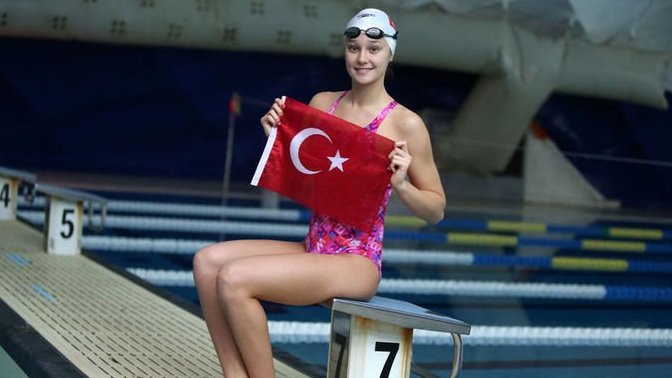 Milli yüzücümüz Viktoria Zeynep Güneş Avrupa Şampiyonu oldu! 🥁🇹🇷 Buradan milli yüzücümüze ne söylemek istersiniz?