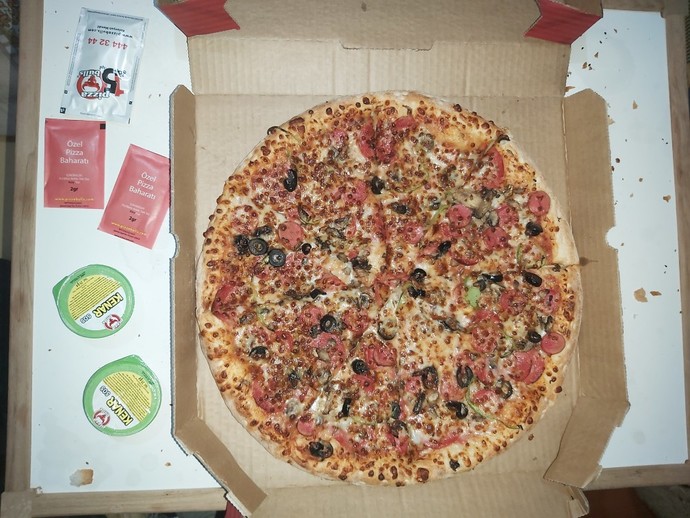 Pizza yemek sabah kahvaltısı yerine geçer mi?