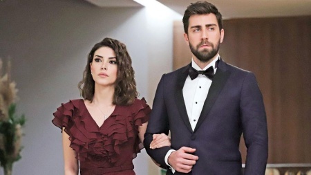 İzleyenleri gerçek bir çift olduklarına inandıran 2021in en yakışan dizi çifti hangisi?