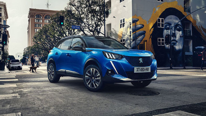 Arabadan anlayanlar, 2. el 2015 Mercedes C180 mi yoksa sıfır Peugeot 2008 mi?