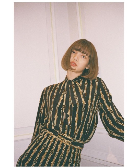 Sizce bu kpop idolü güzel mi?