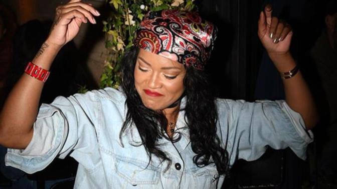 Sahte Rihanna'yı nasıl buldunuz? Benziyor mu sizce?
