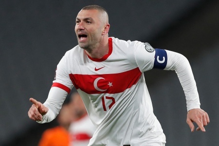 Kazandıkları madalyalarla ülkemizi gururlandıran 2021in en iyi sporcusu hangisi🏆?