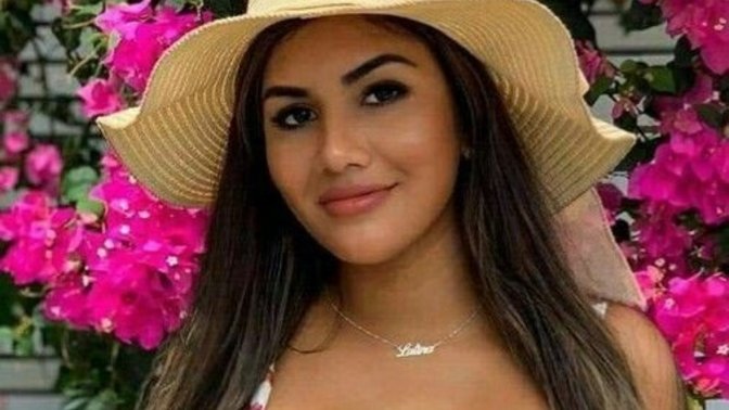 Çok büyük göğüsler itici mi görünüyor?