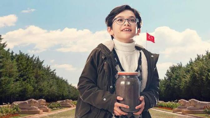 Ata'mın toprağı eksik olmasın diye getirdim! Garanti Bankası'nın 10 Kasım reklamını beğendiniz mi?