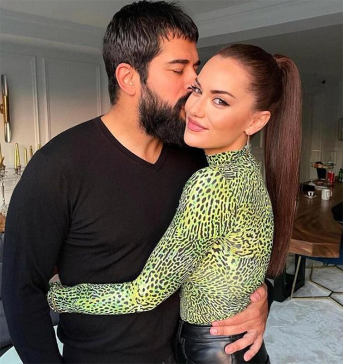 Tuğba Ekinci: Birine çok güzel kadın denmesi için doğal olması lazım. diyor. Sizce haklı mı?