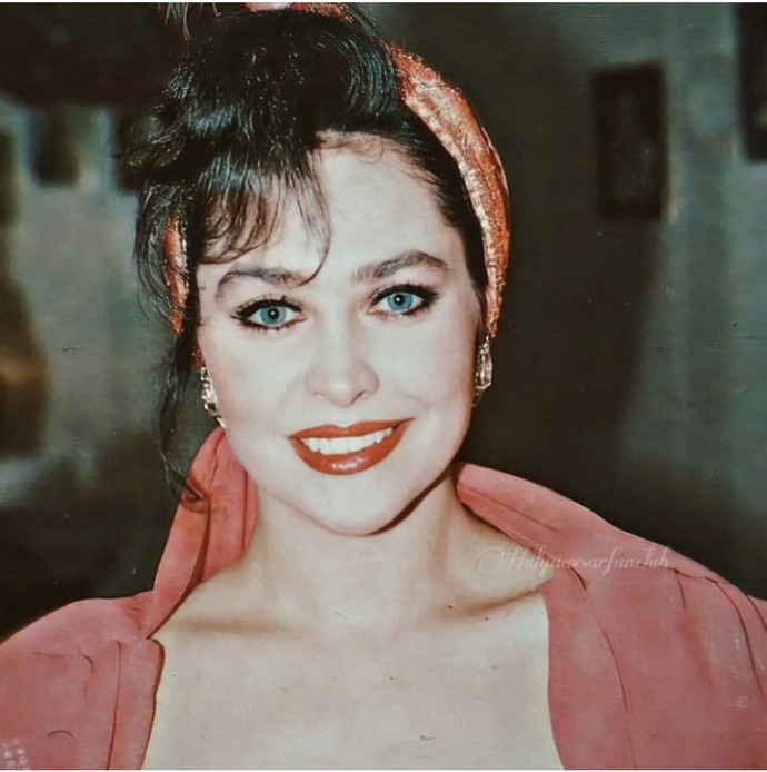 Fahriye Evcen mi hülya avsar mı daha güzel?