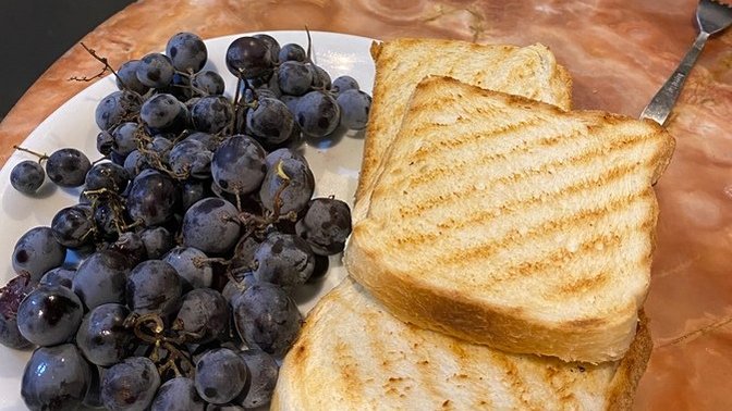 Bi çakışta kaç tost çakarsın moruk?