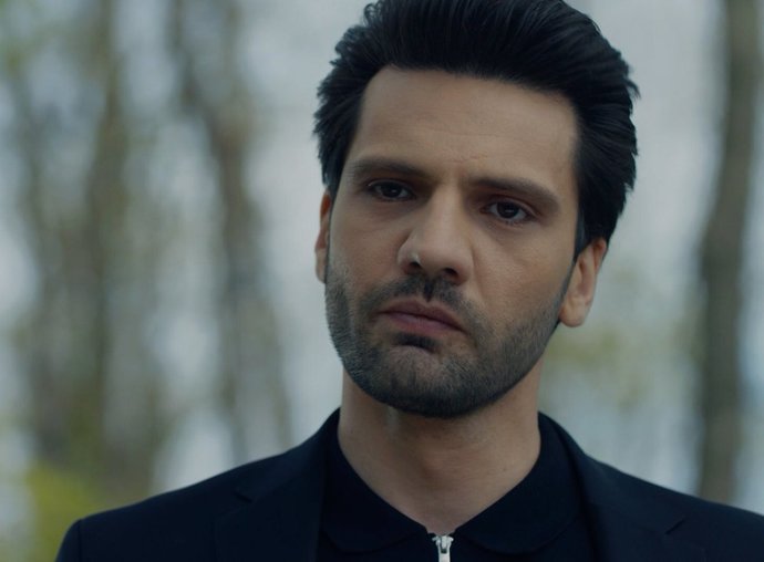 Dizi tarihindeki en kötü ama karizmatik erkekler sizce kim ?