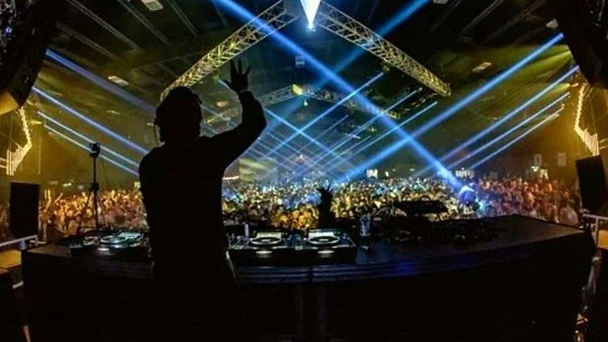 Dünyaca ünlü hangi DJ'lerin konserine gittiniz ya da  gitmek isterdiniz?