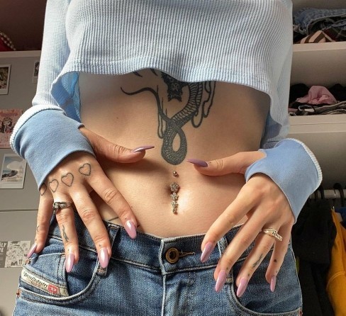 Kadının dövme olması seksi ve cezp edici mi🐍🌺👙?