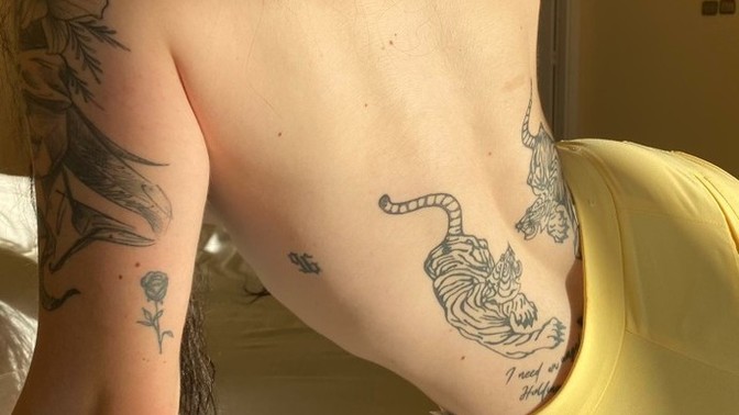 Kadının dövme olması seksi ve cezp edici mi🐍🌺👙?