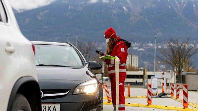 Avusturya'da aşısızlara sokağa çıkma yasağı! Bu tedbir ülkemizde de uygulanmalı mı?