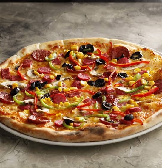 Pizza kalın kenarlı mı olmalı ince kenarlı mı?